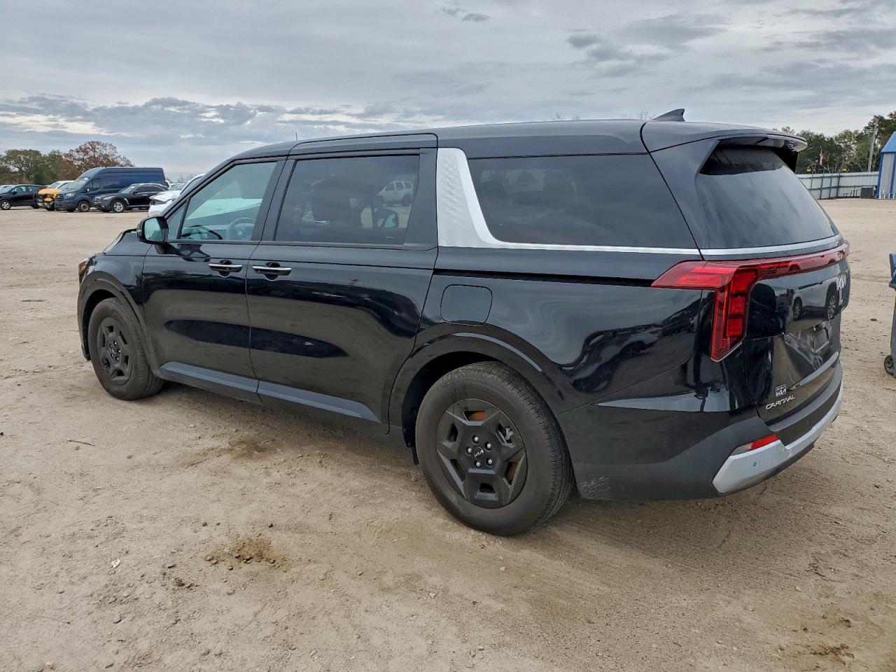 2025 KIA Carnival lx