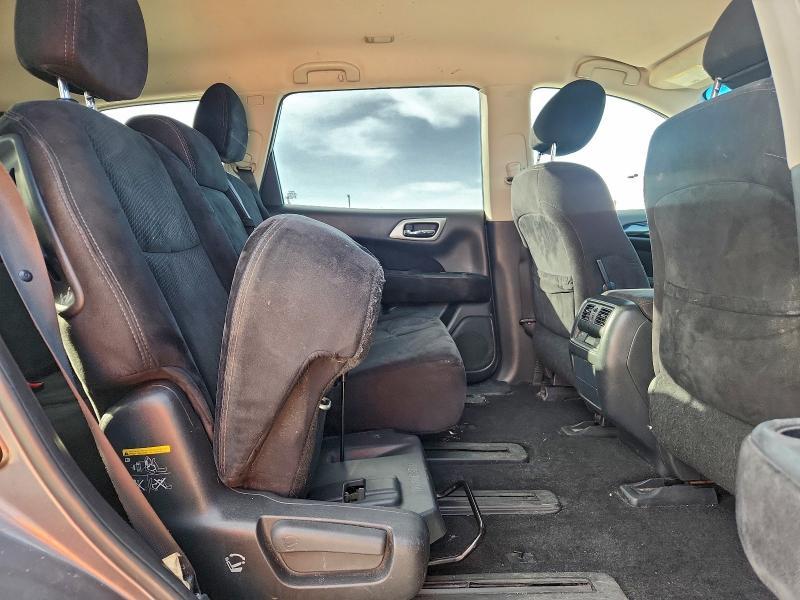 2016 Niss Pathfinder sv