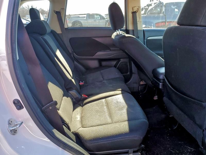 2018 Mitsubishi Outlander se