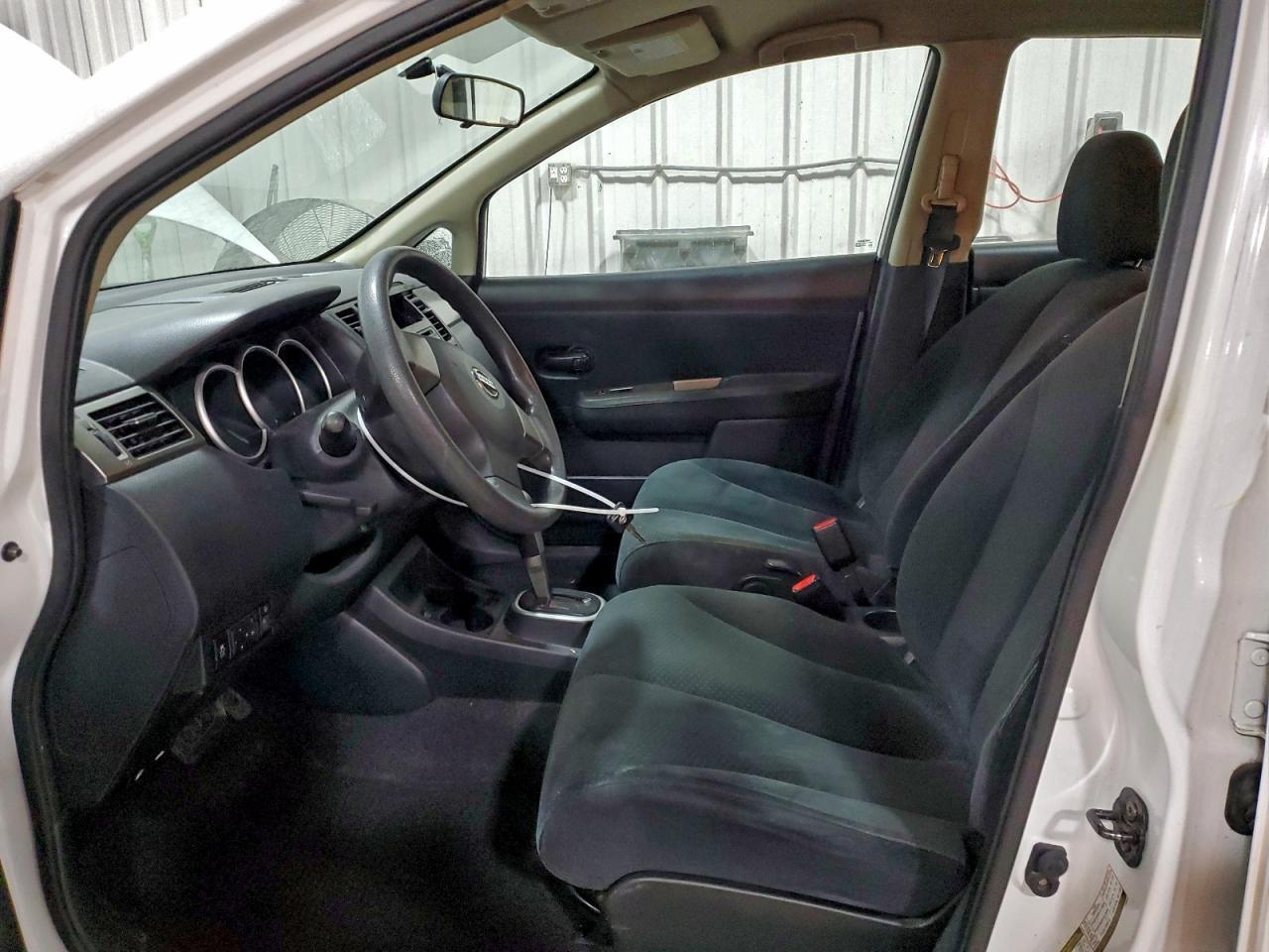 2012 Niss Versa 1.8 s
