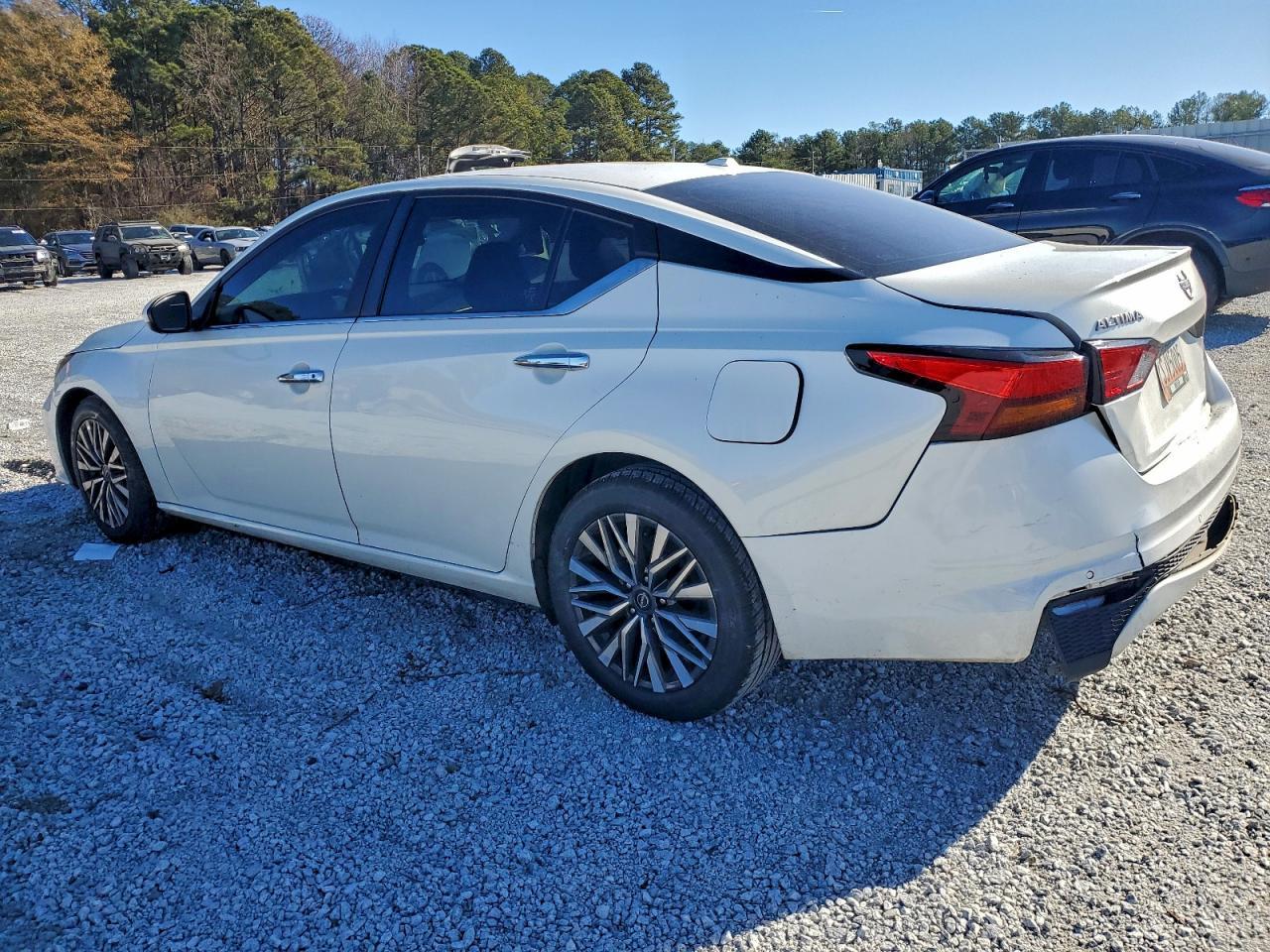 2023 Nissan Altima sv