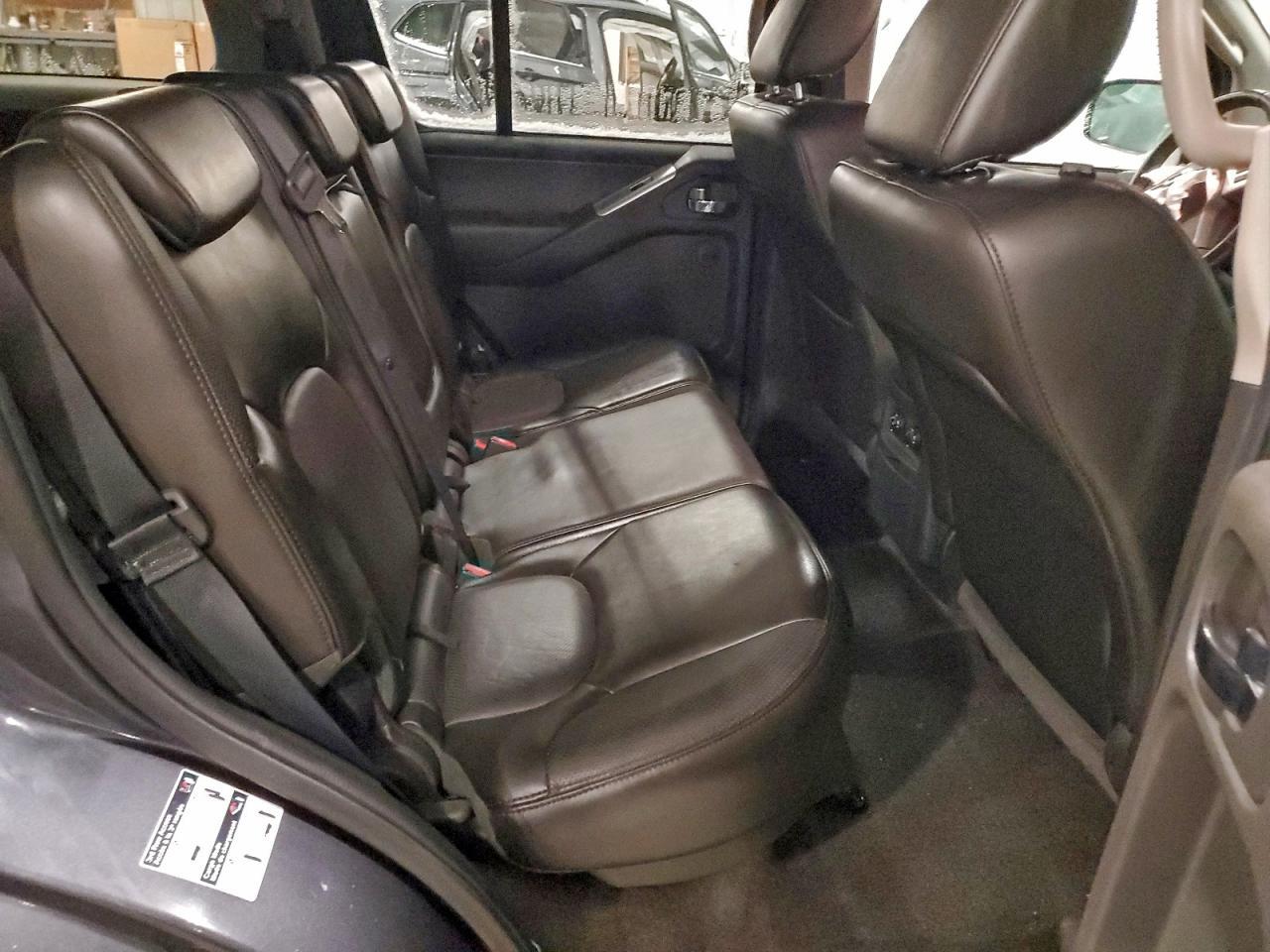 2011 Nissan Pathfinder s