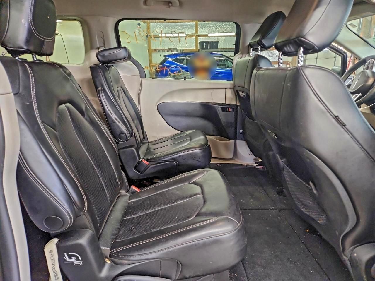 2023 Chrysler Pacifica Touring l