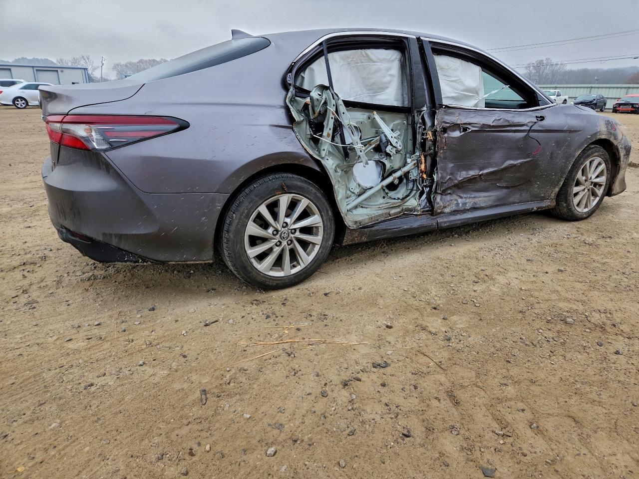 2021 Toyota Camry le