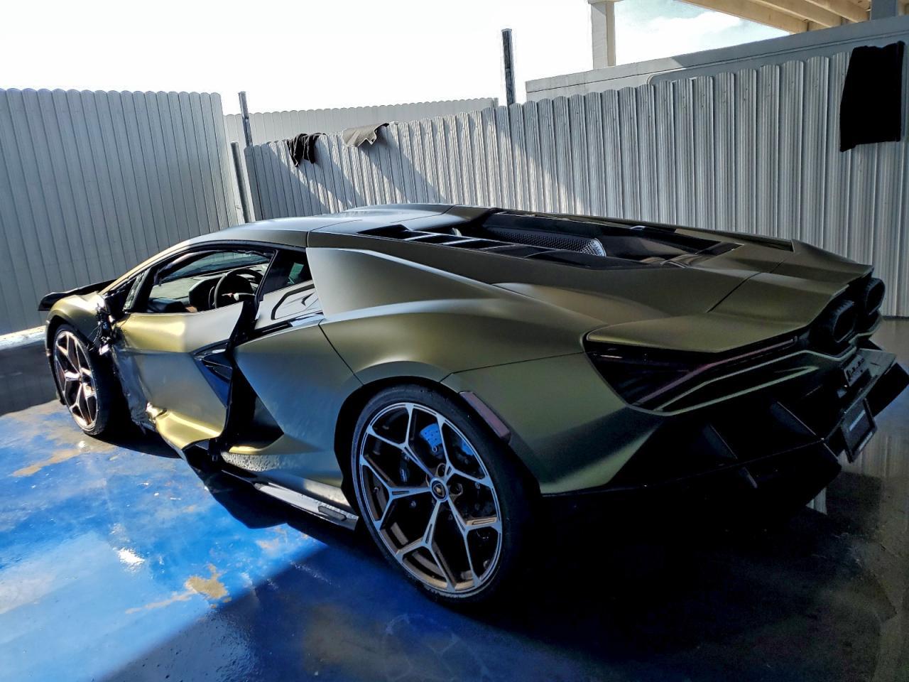 2025 Lamborghini Revuelto