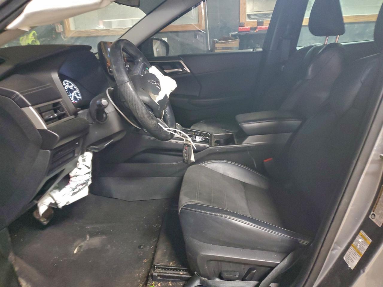 2023 Mitsubishi Outlander se