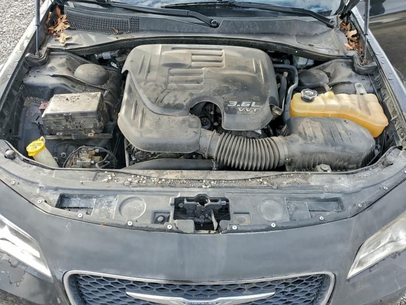 2016 Chrysler 300 Limited