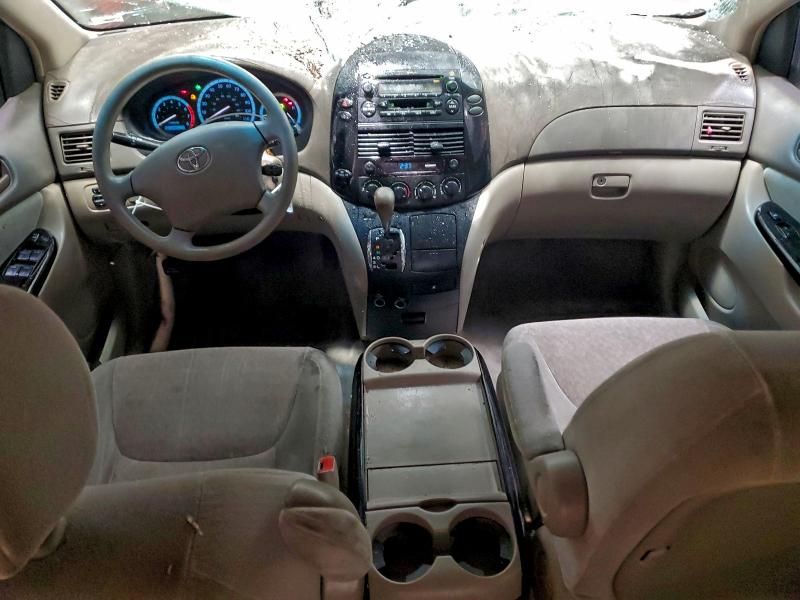 2004 Toyota Sienna ce