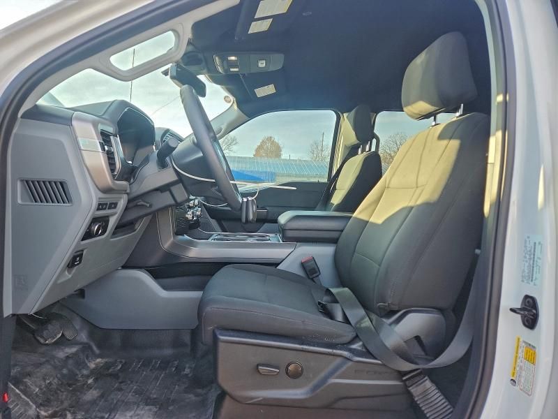 2023 Ford F150 Lightning pro