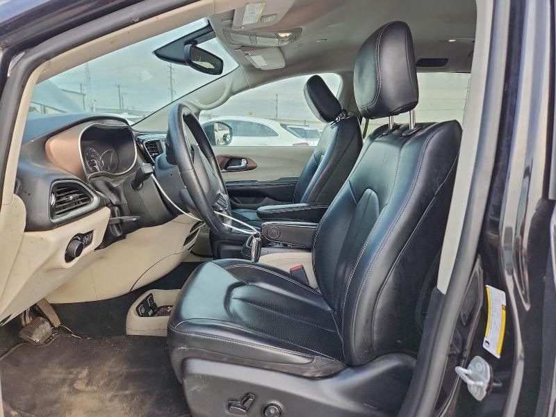 2020 Chrysler Voyager lxi