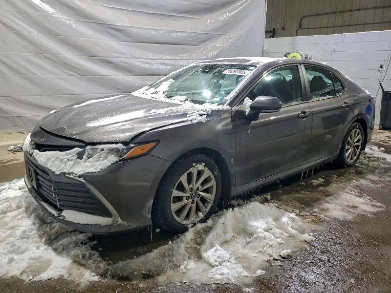 2021 Toyota Camry le