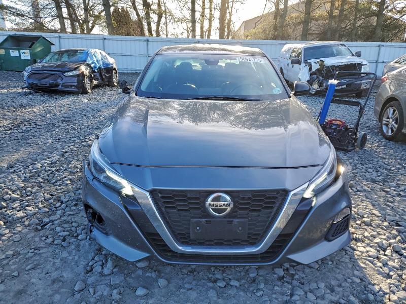 2021 Nissan Altima sr