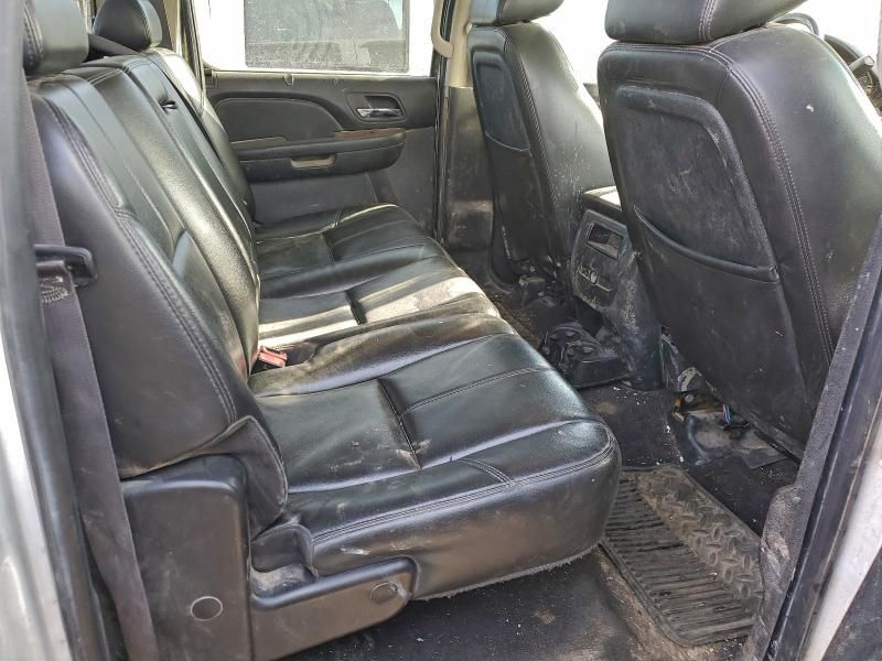 2011 Chevrolet Silverado Flatbed Truck