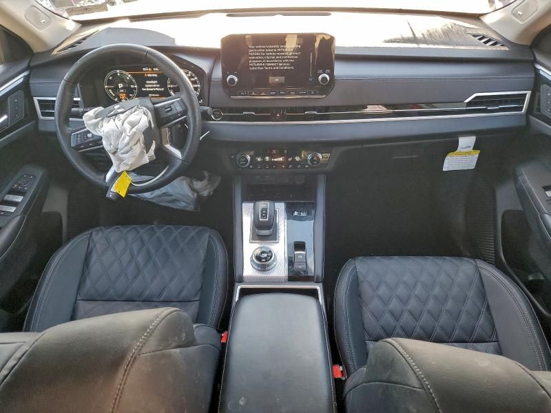 2023 Mitsubishi Outlander sel