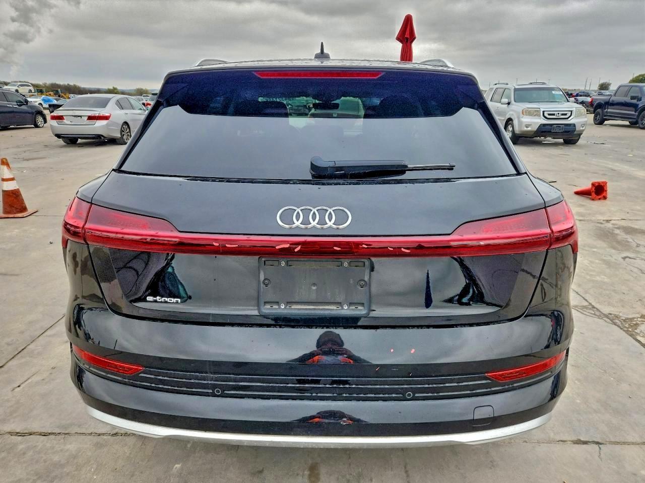 2019 Audi E-tron Premium Plus