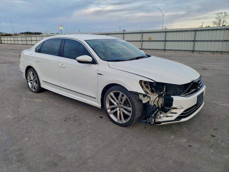 2017 Volkswagen Passat R-line