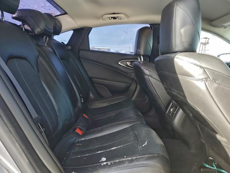 2016 Chrysler 200 c