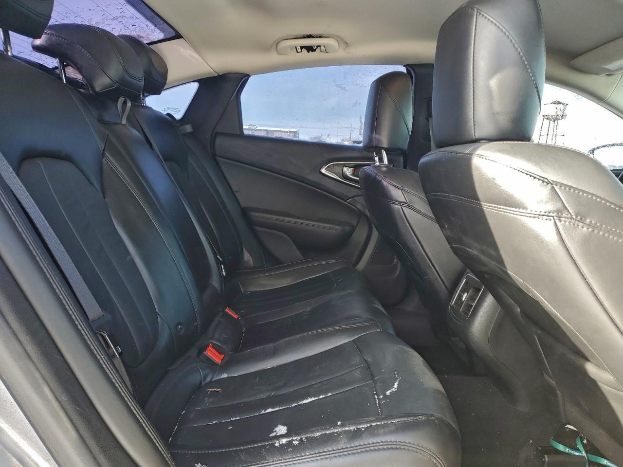 2016 Chrysler 200 c
