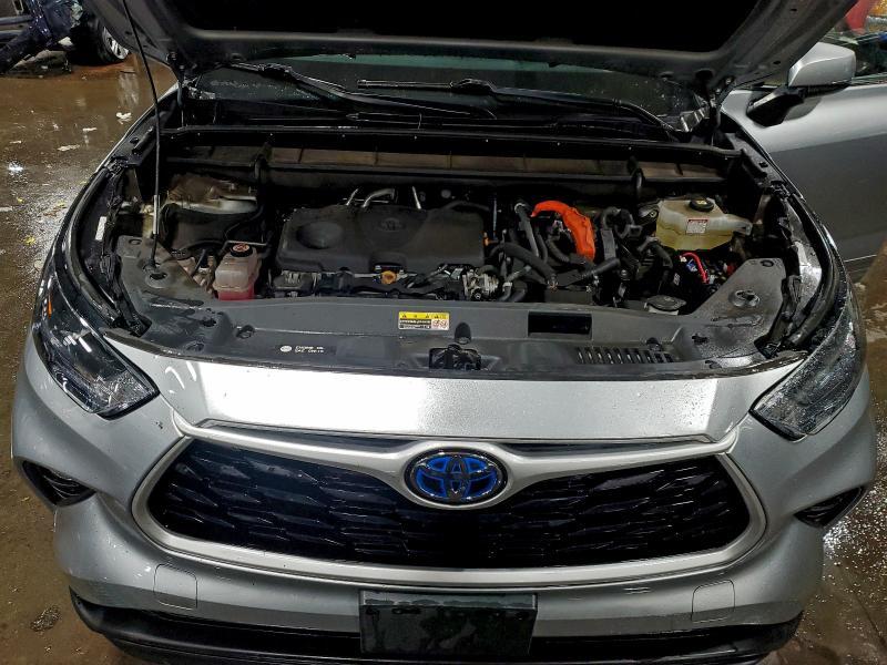 2022 Toyota Highlander Hybrid xle