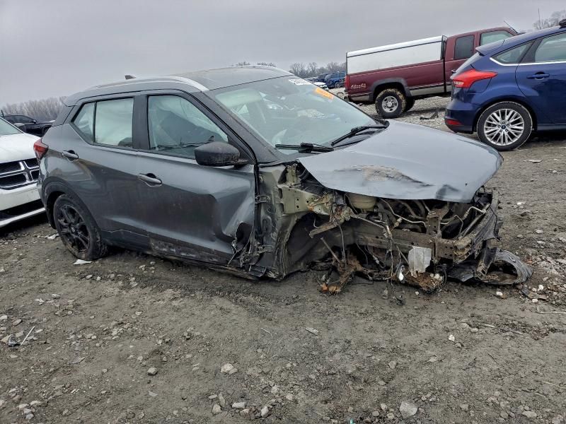 2021 Nissan Kicks sv