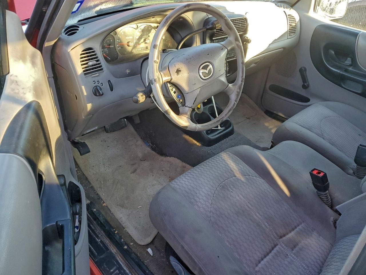 2001 Mazda B3000 cab Plus