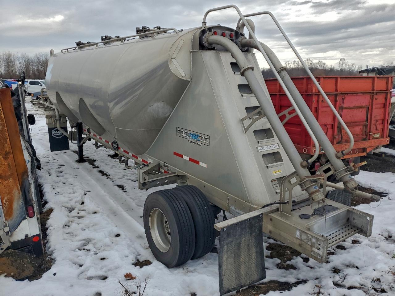 2012 MAC Pneumatic DRY Bulk Trailer