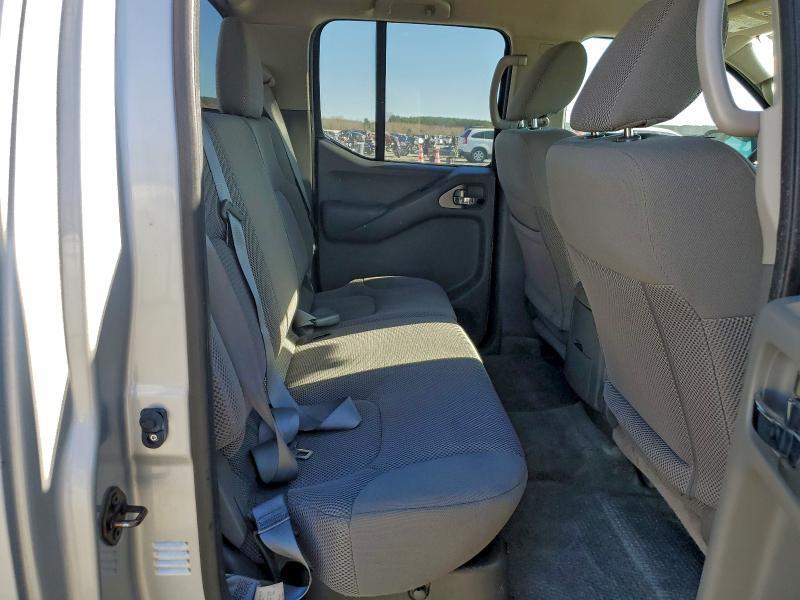 2016 Nissan Frontier s