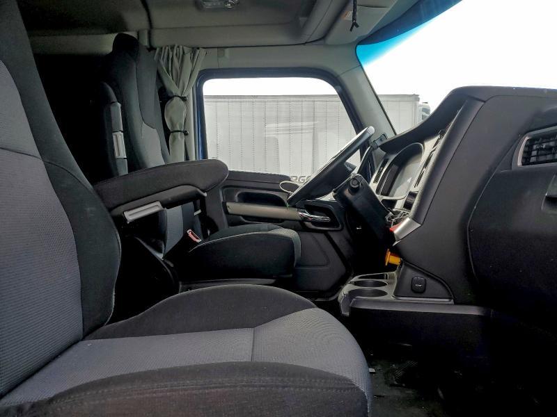 2025 Kenworth 2018 Kenworth T680 Semi Truck