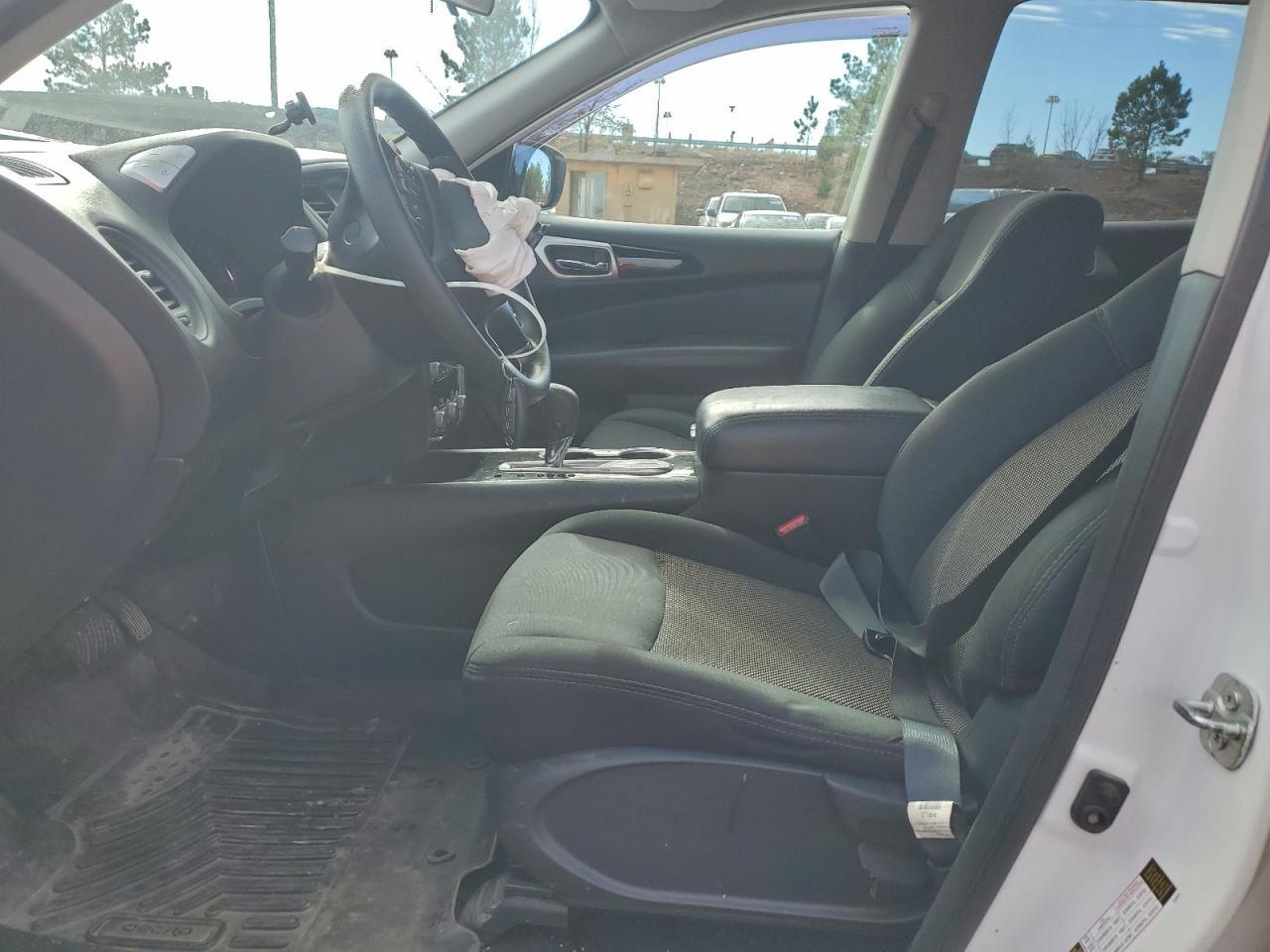2020 Nissan Pathfinder s
