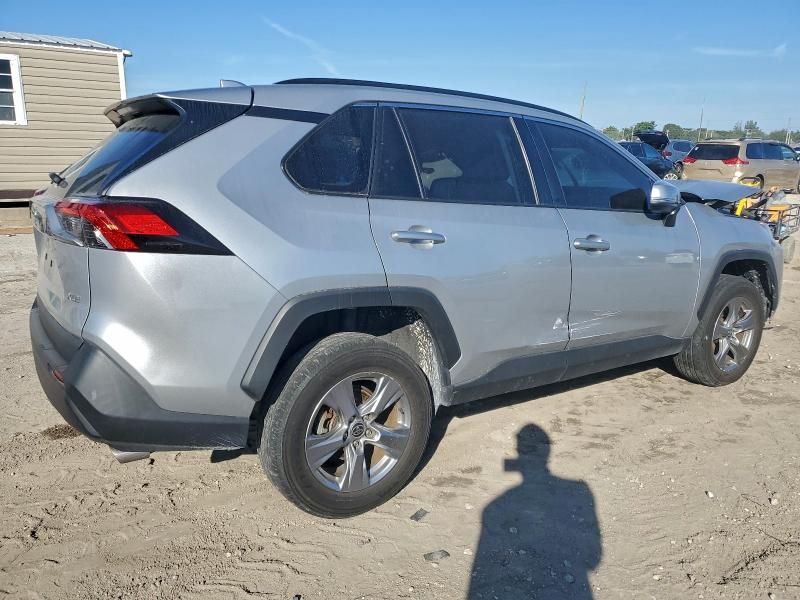 2022 Toyota Rav4 xle