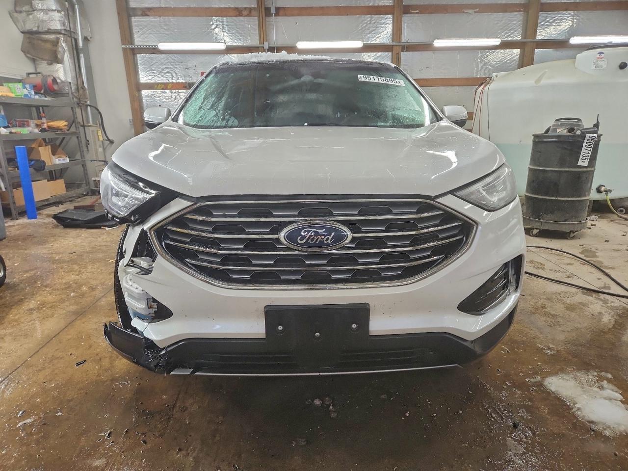 2019 Ford Edge sel