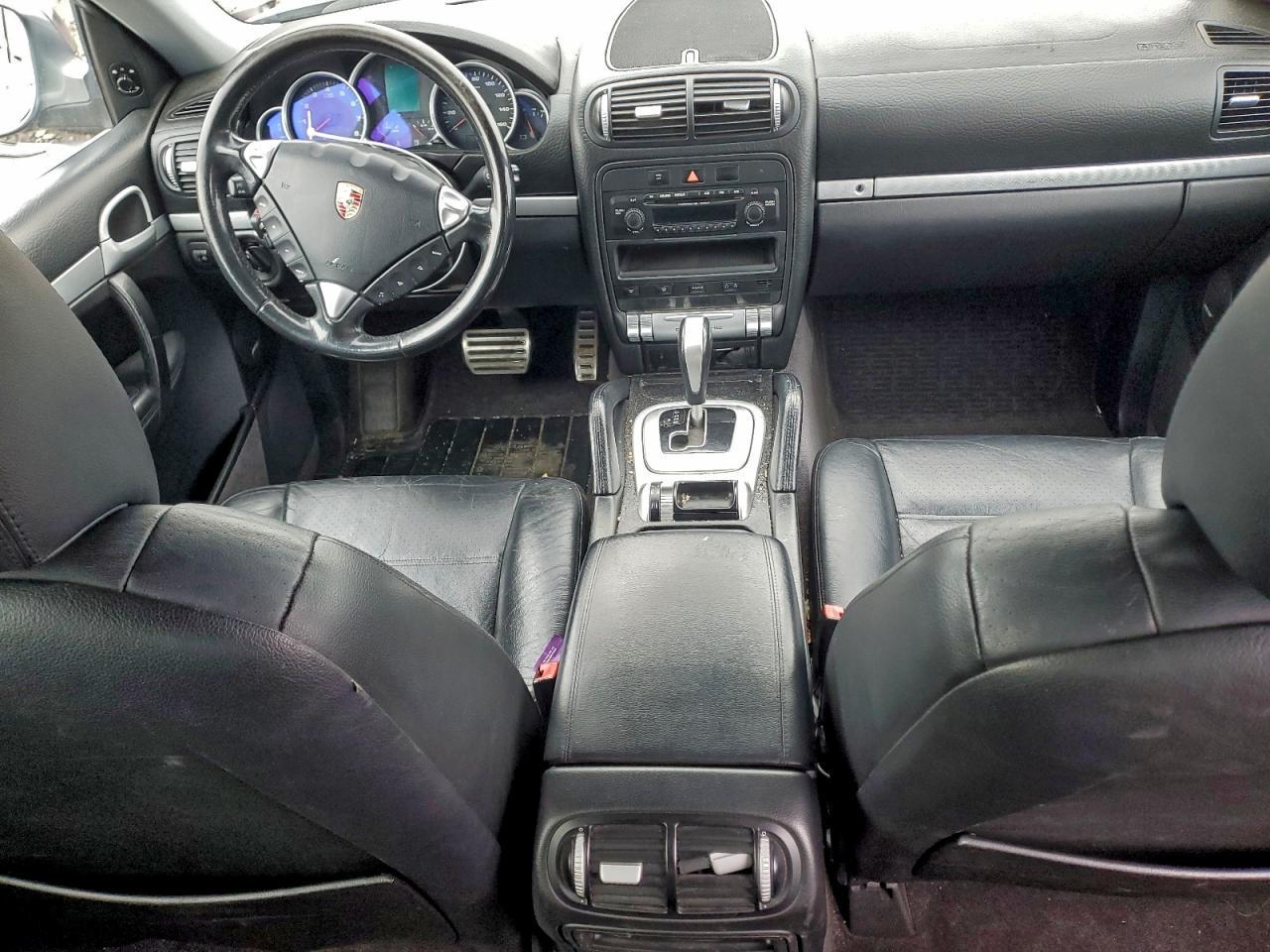2004 Porsche Cayenne s