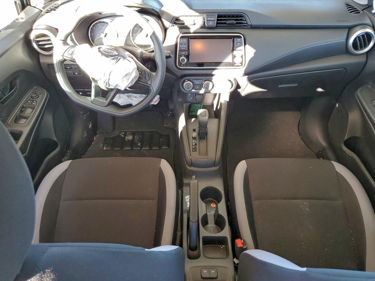 2025 Nissan Versa s