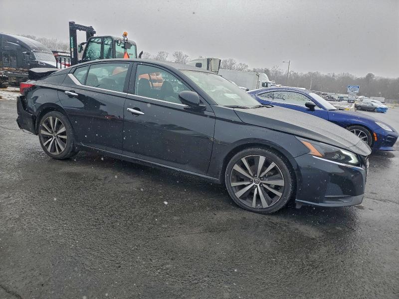 2023 Nissan Altima sl