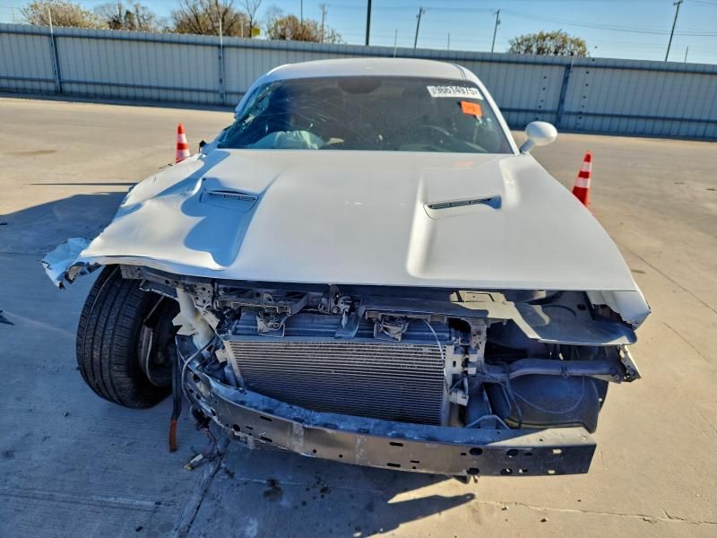 2016 Dodge Challenger sxt