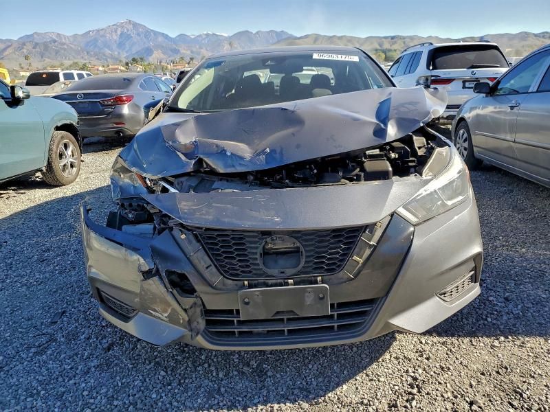 2020 Nissan Versa sv
