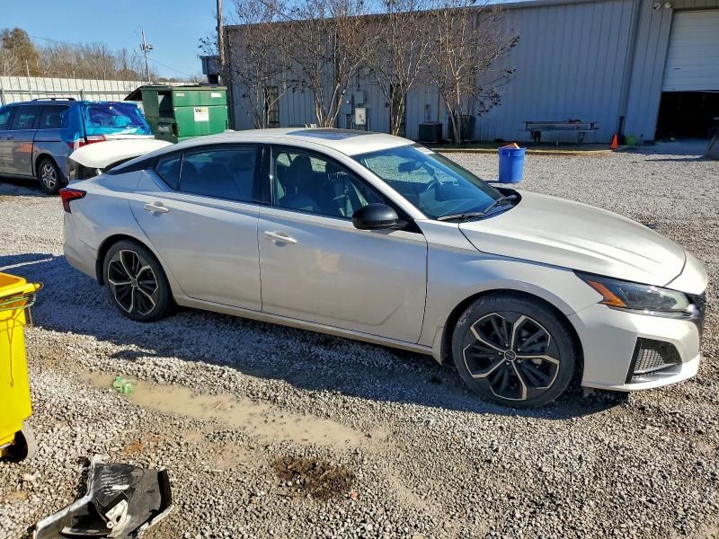 2024 Nissan Altima sr