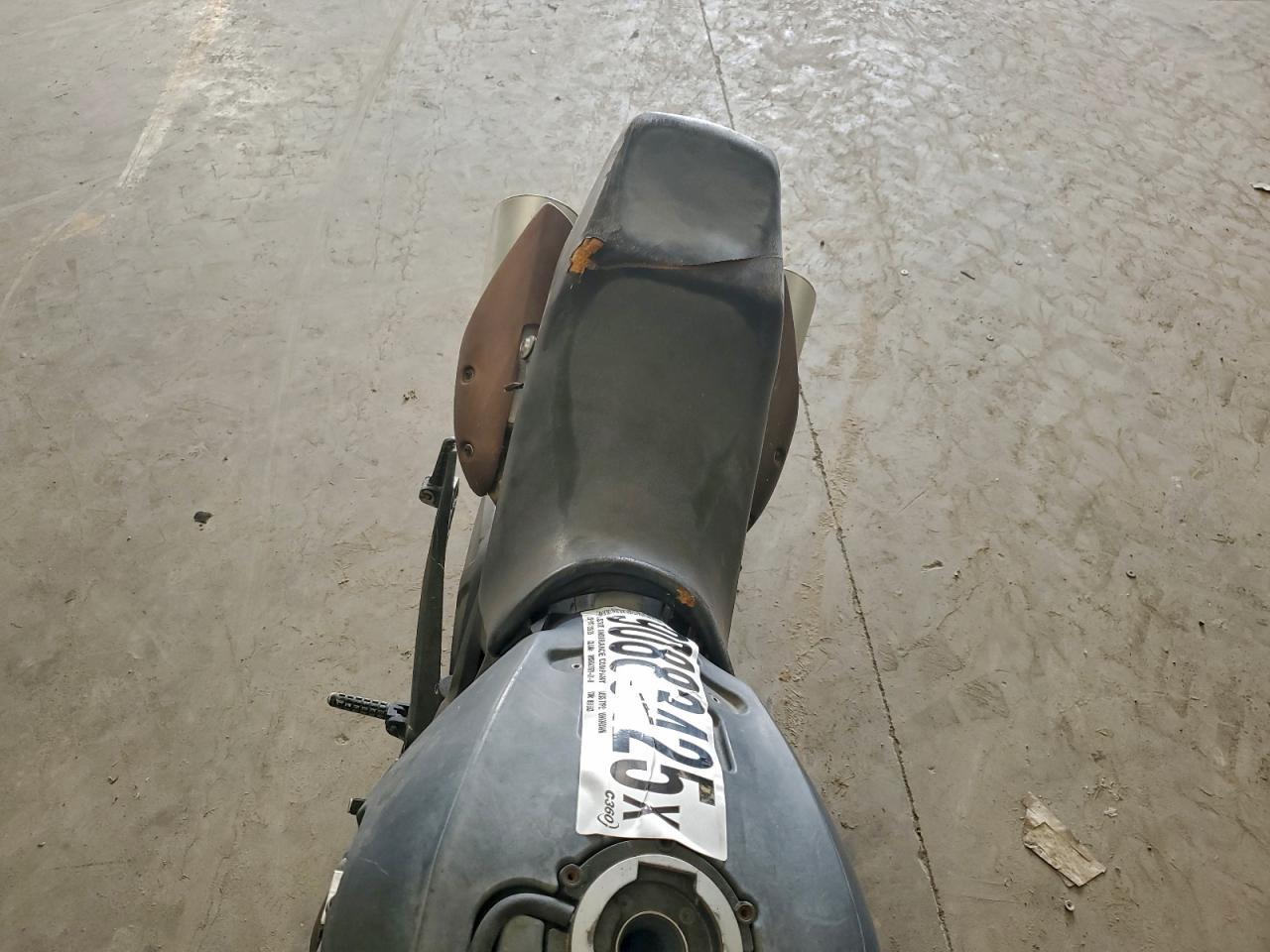 2012 Ducati Monster 696