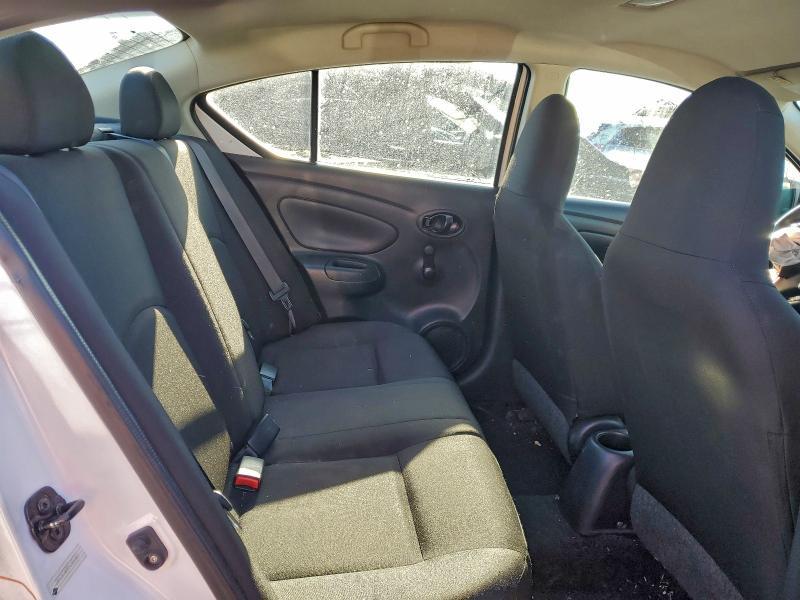 2015 Nissan Versa s