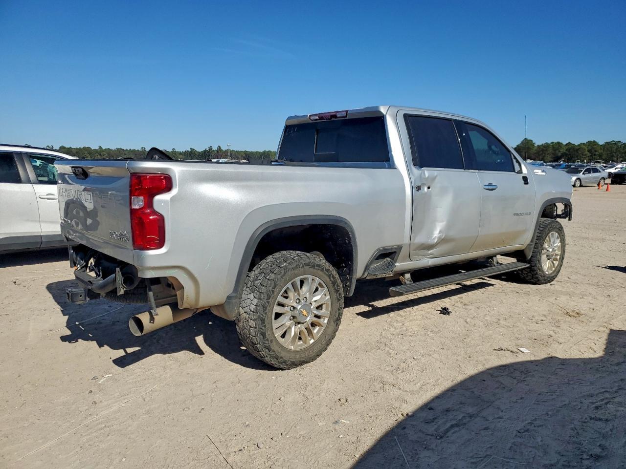 2022 Chevrolet Silverado K3500 High Country