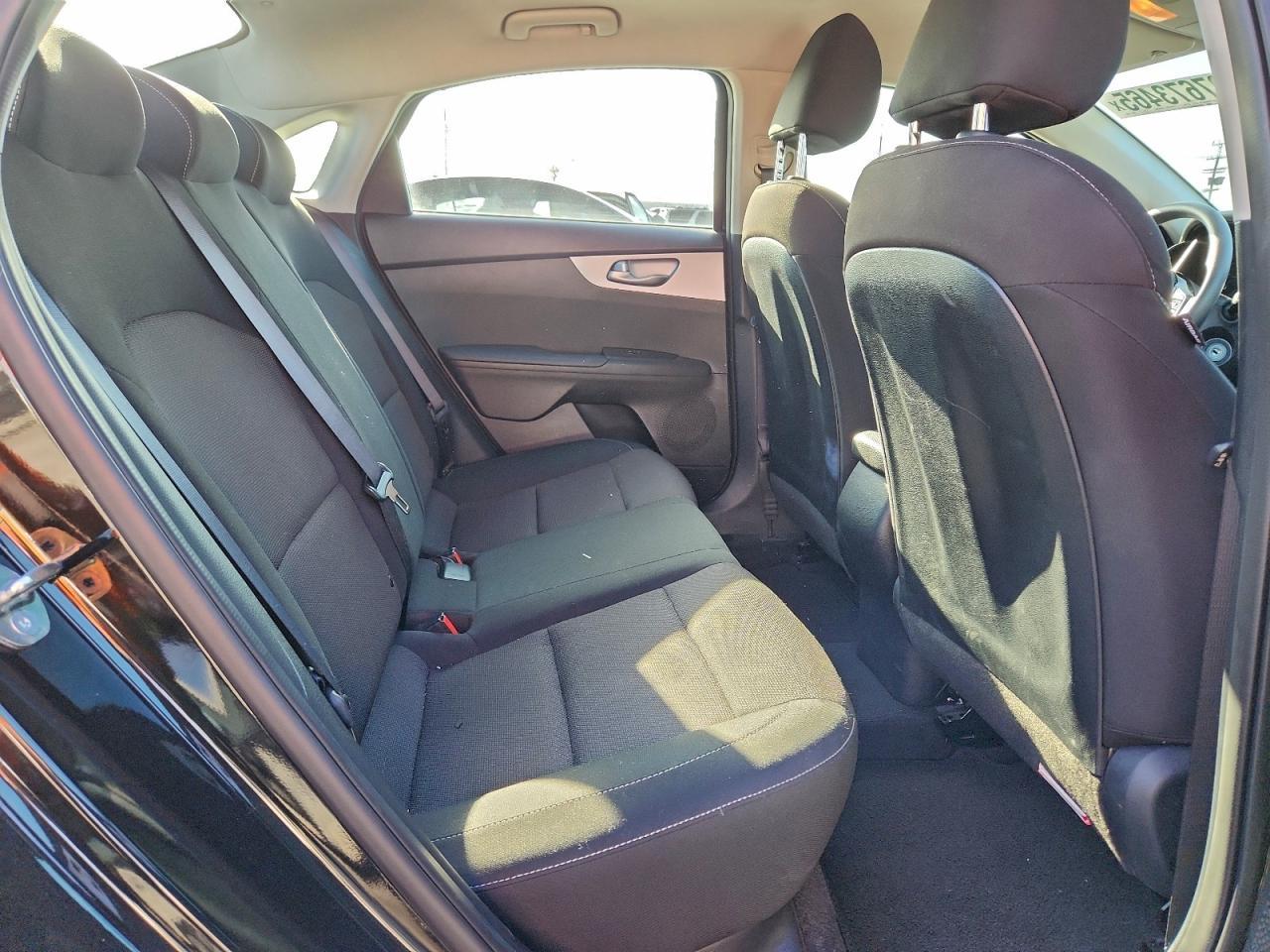 2024 KIA Forte lx