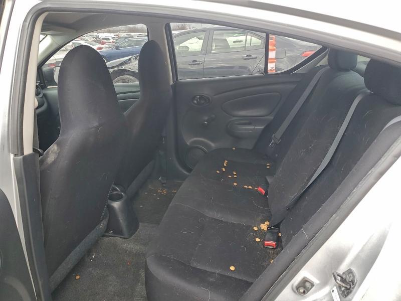 2013 Nissan Versa s