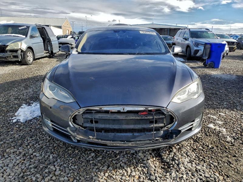 2015 Tesla Model s 85D