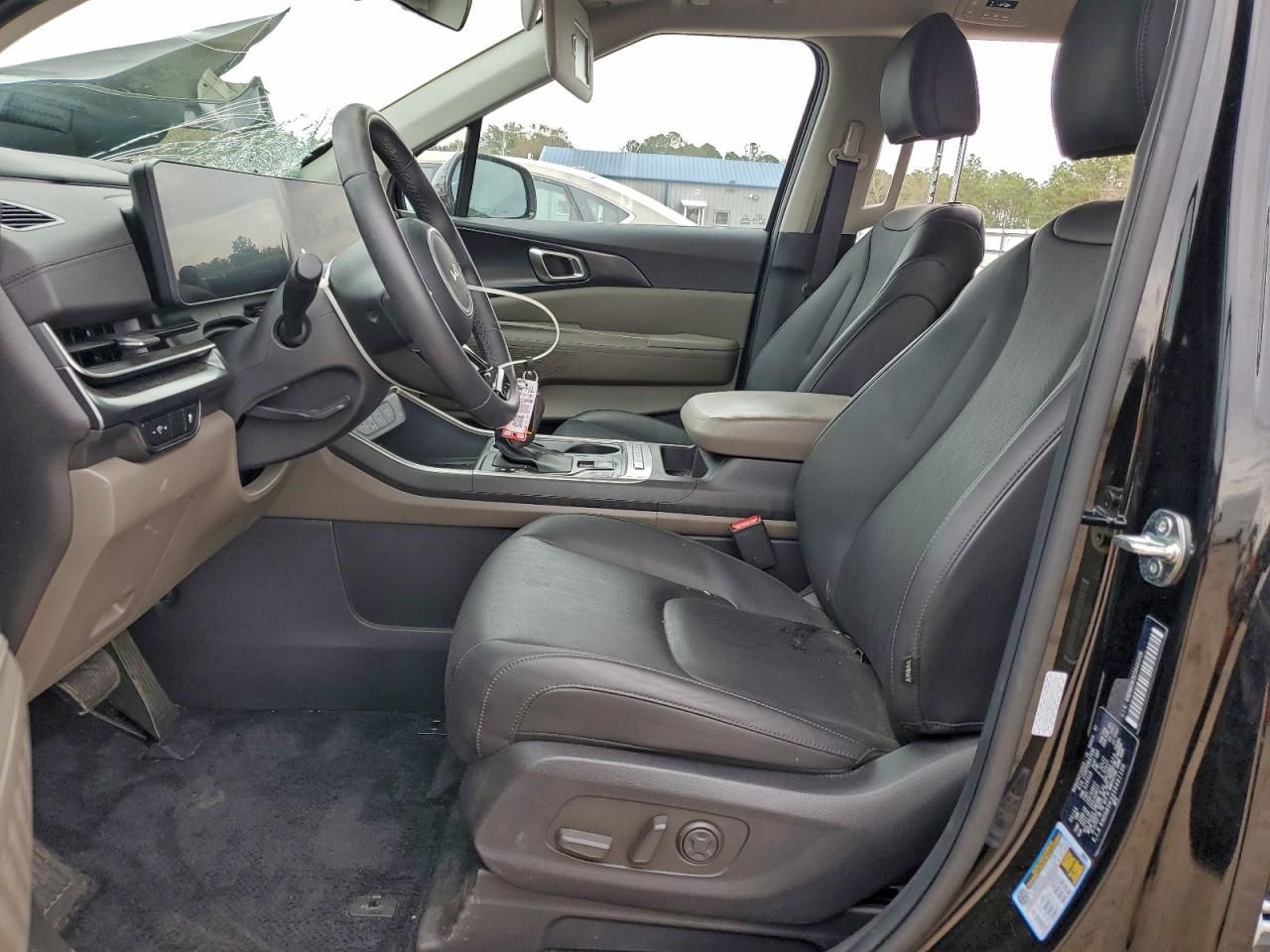2025 KIA Carnival lx