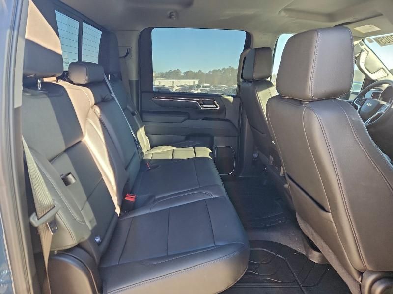 2025 Chevrolet Silverado K3500 lt