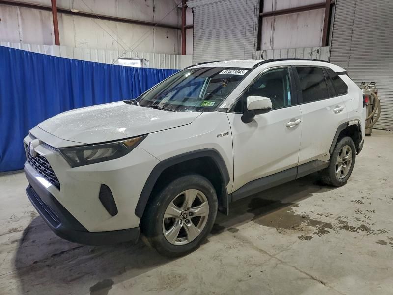 2021 Toyota Rav4 le