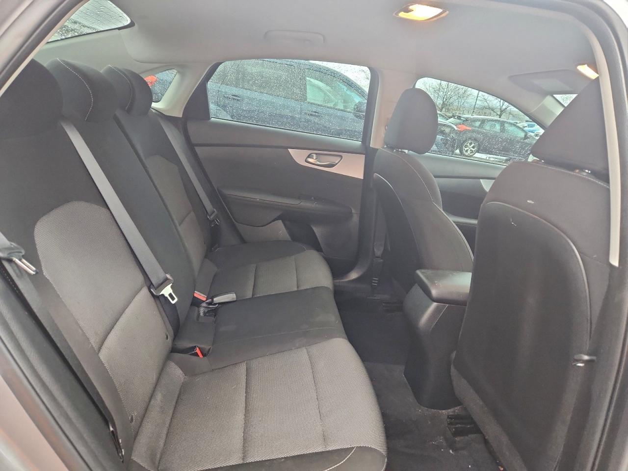 2023 KIA Forte lx