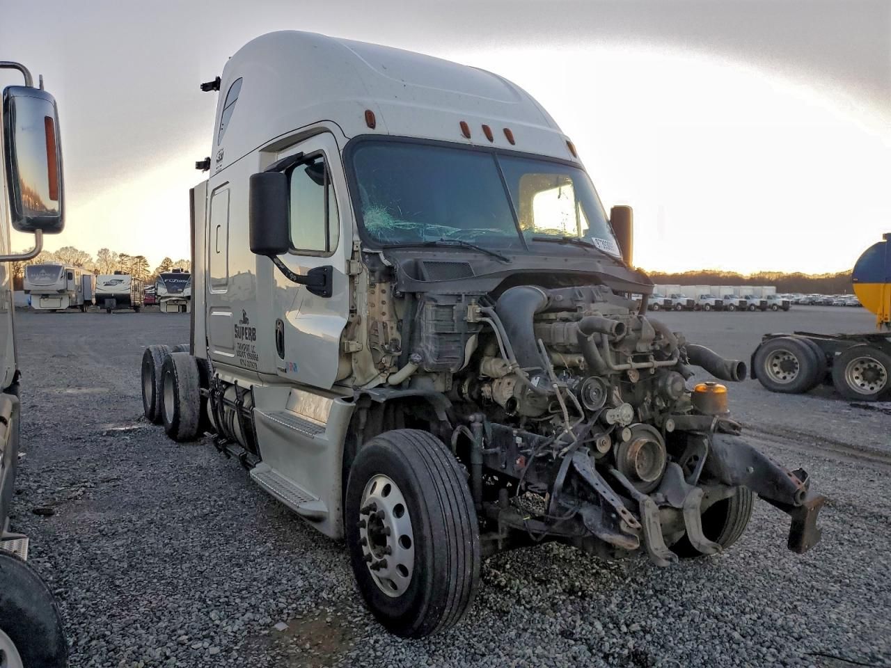 2015 Freightliner Cascadia Semi Truck