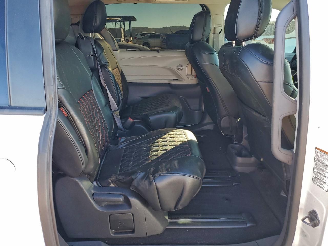 2023 Toyota Sienna le