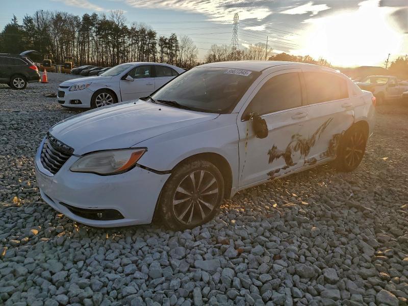 2013 Chrysler 200 Touring